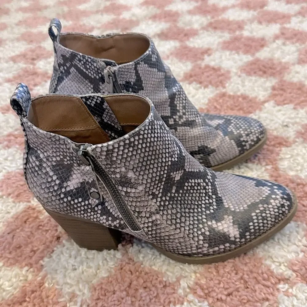 Universal Thread Snakeskin Ankle Zip Boots Booties